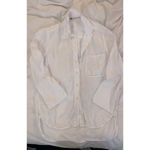 Chelsea & violet high low button down top